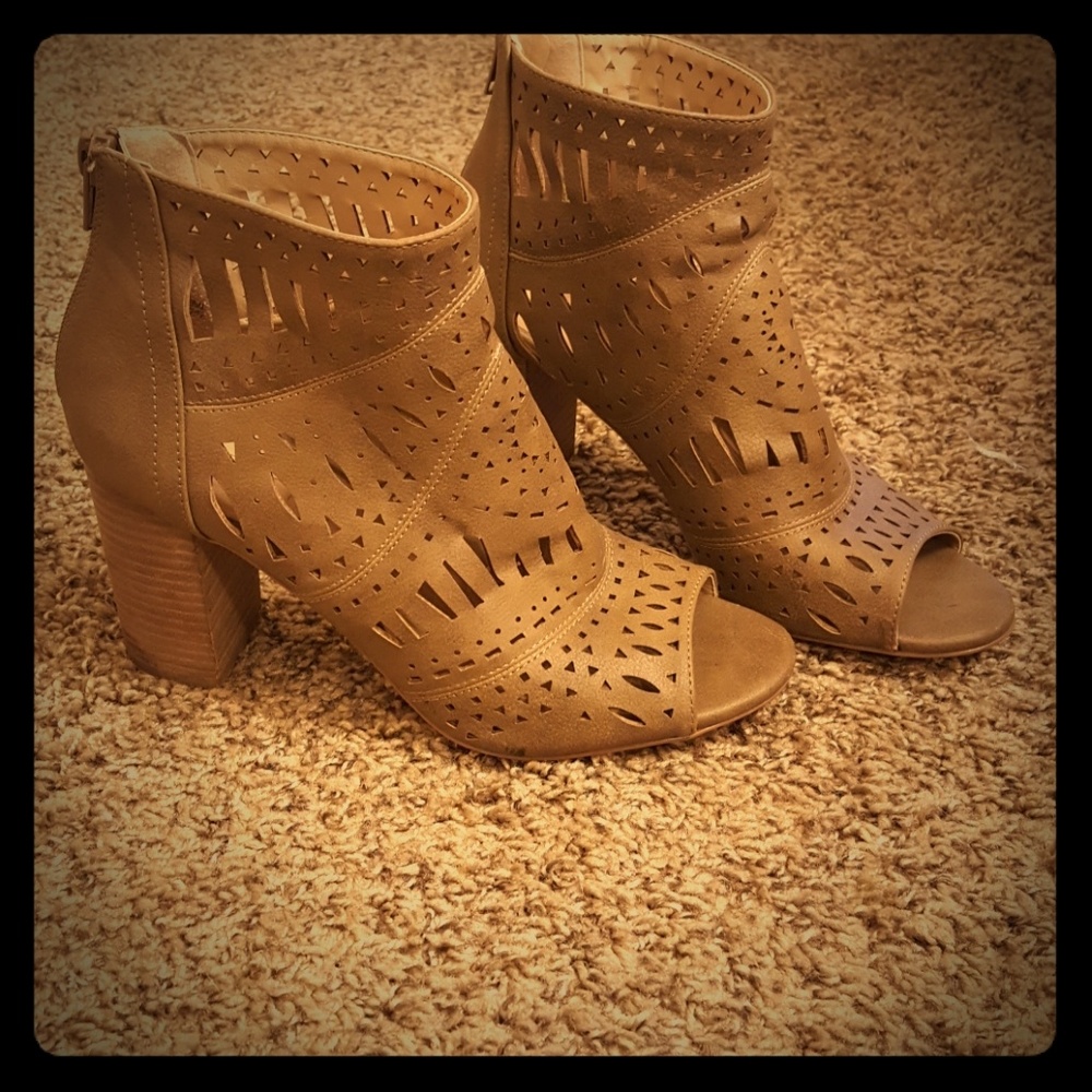 Cute tan heels